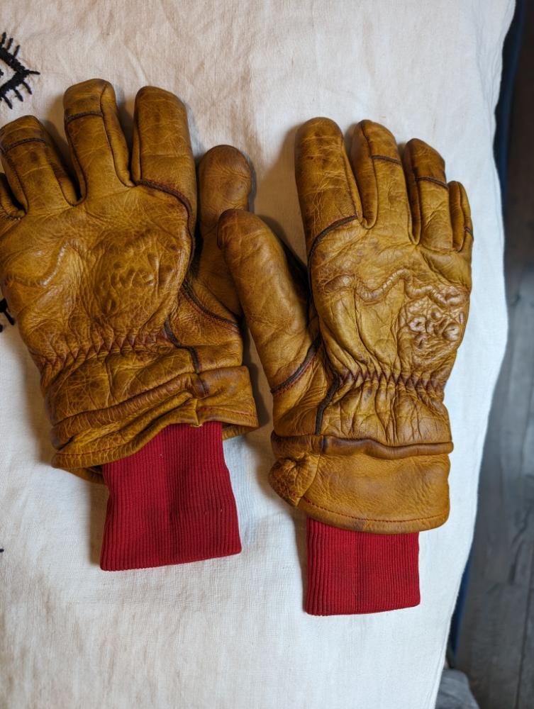 Give'r 4 season leather gloves size small